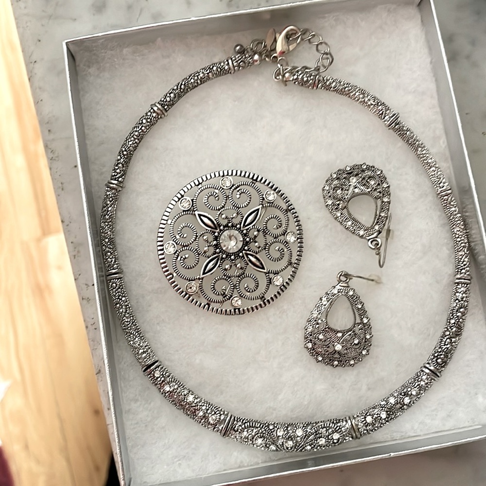Premier heirloom jewelry set.